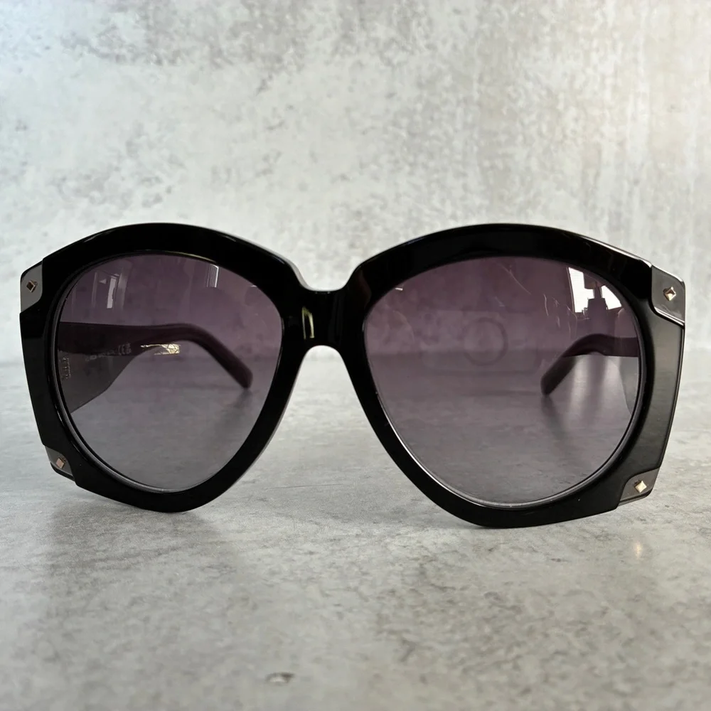 MCM Oversized Butterfly Sunglasses MW0005 05B Black Gold Italy NWOT w/ Pouch